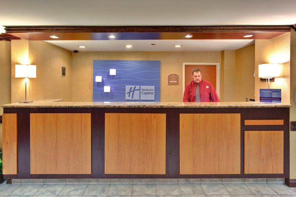 Holiday Inn Express Flint-Campus Area By Ihg Buitenkant foto