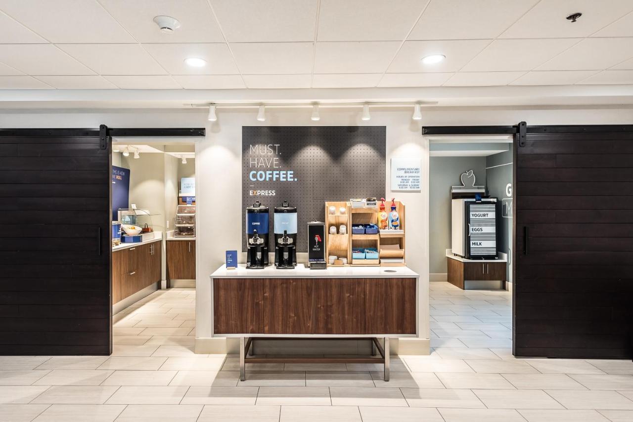 Holiday Inn Express Flint-Campus Area By Ihg Buitenkant foto