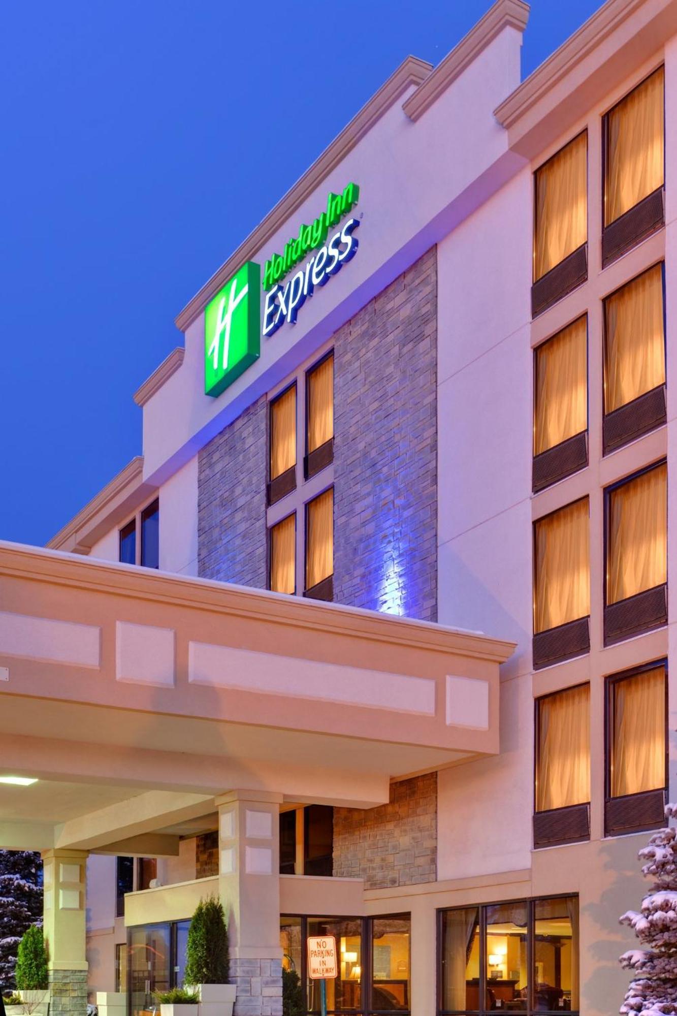 Holiday Inn Express Flint-Campus Area By Ihg Buitenkant foto
